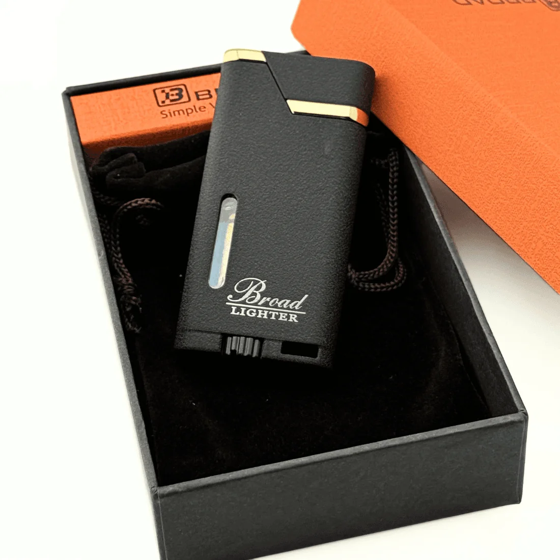 Запальничка BROAD Matte Black у подарунковій коробці з оксамитовим мішечком