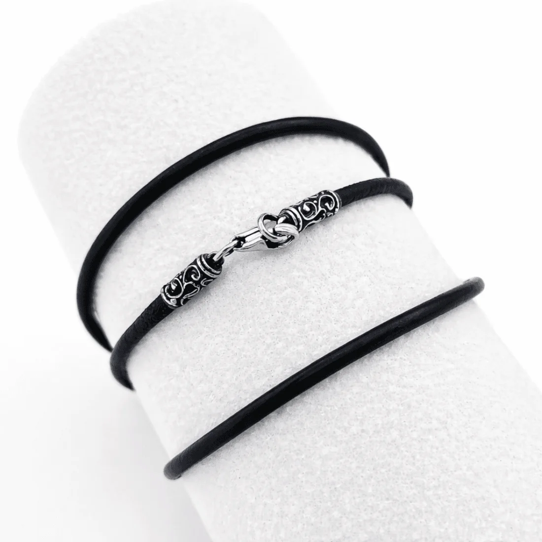 Підвіска Коло Алатир зі срібла 925 на чорному шкіряному шнурку