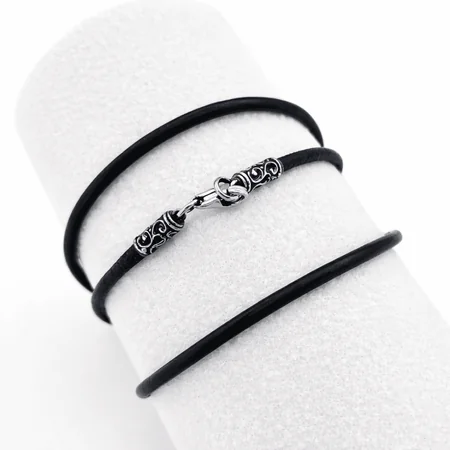 Шкіряний шнурок із срібною застібкою