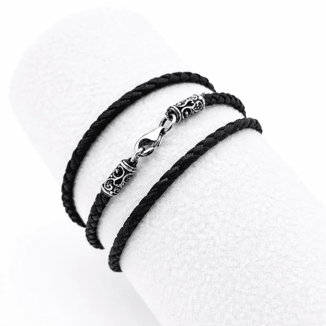 Срібна підвіска Коло Алатир на чорному шовковому шнурку