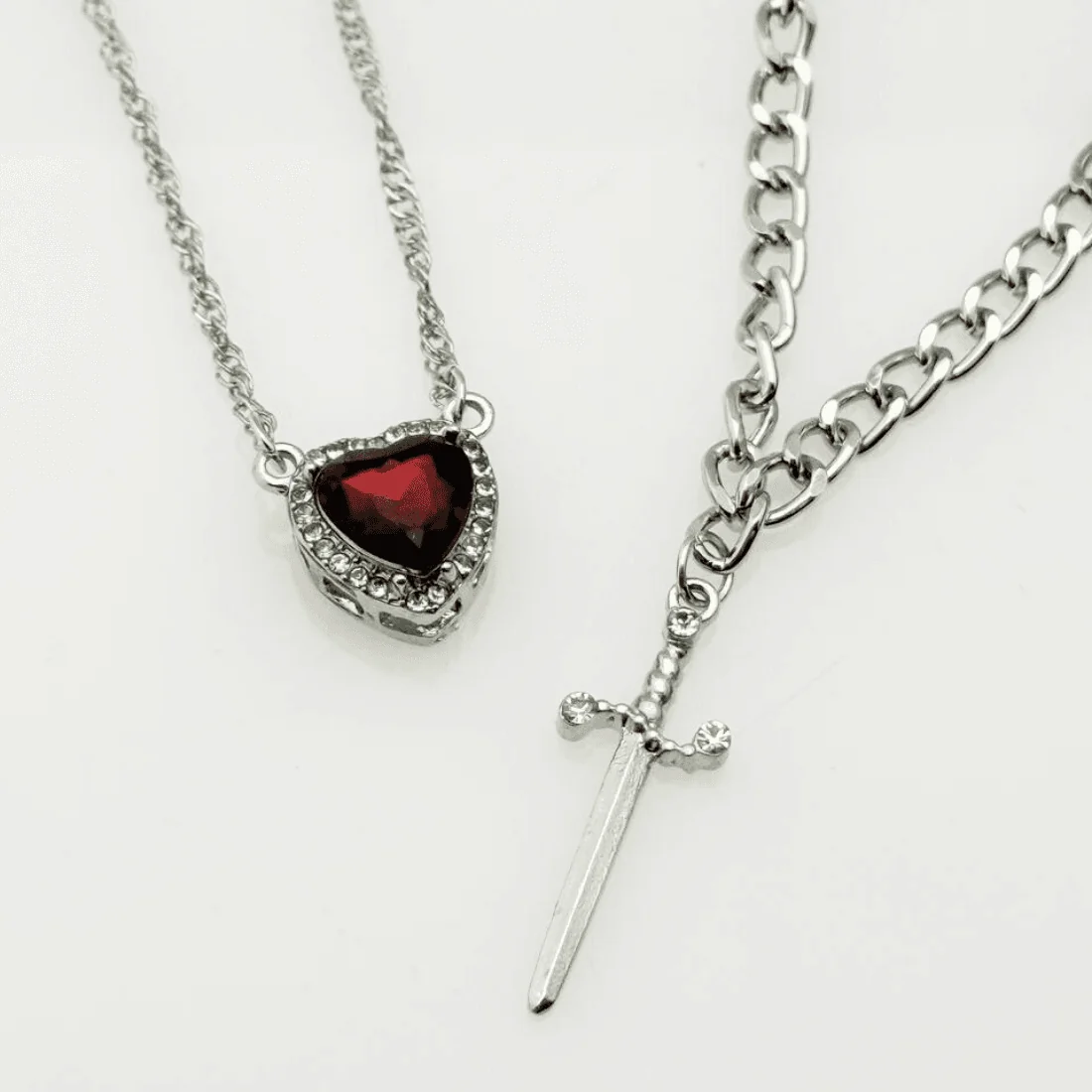 Набір прикрас TRUE & DEEP: серце пронизане мечем.